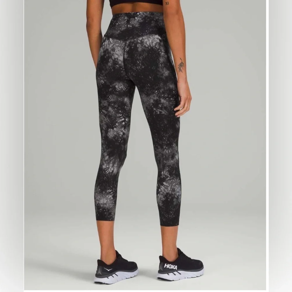 Lululemon Base Pace High-Rise Crop 23
